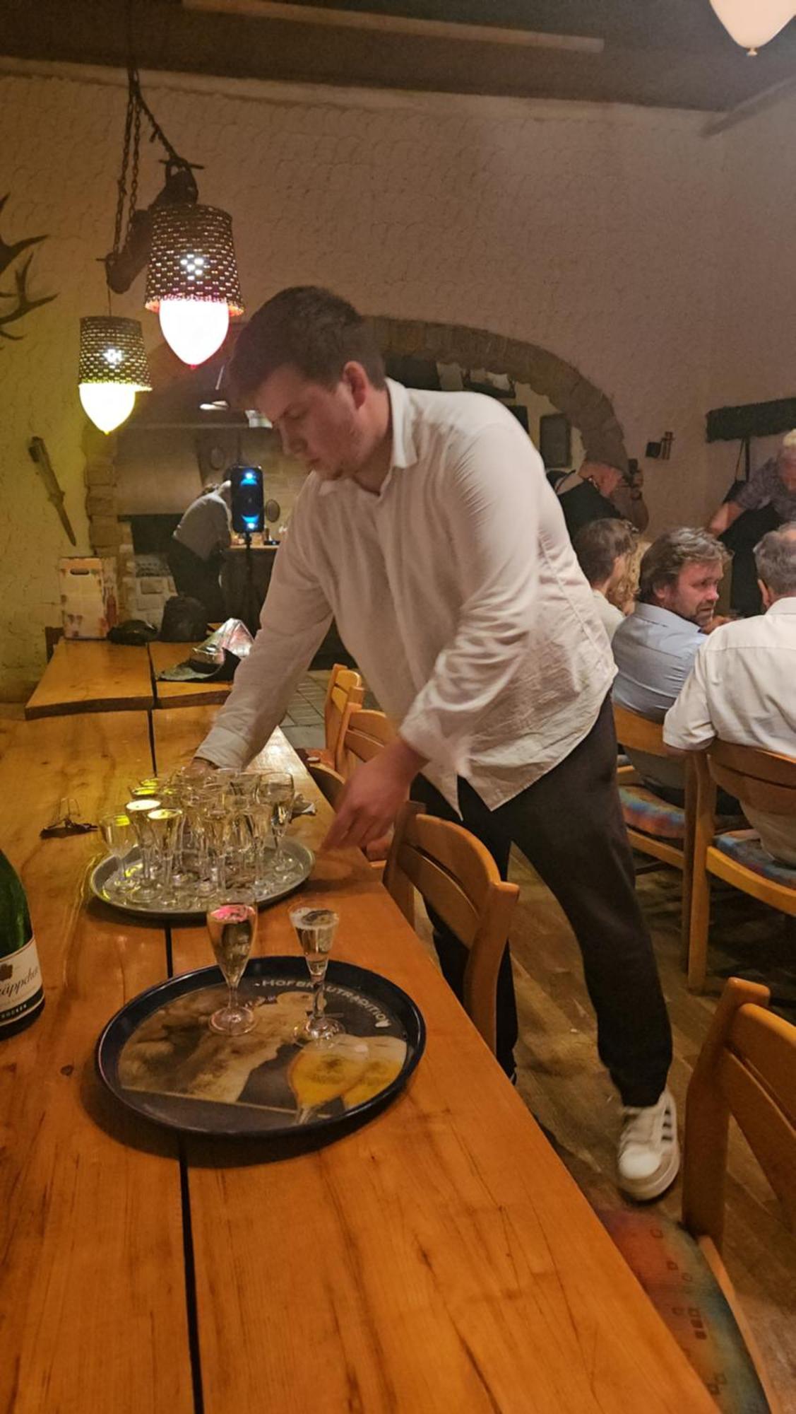 Hotel Zur Schmiede Heiningen ภายนอก รูปภาพ