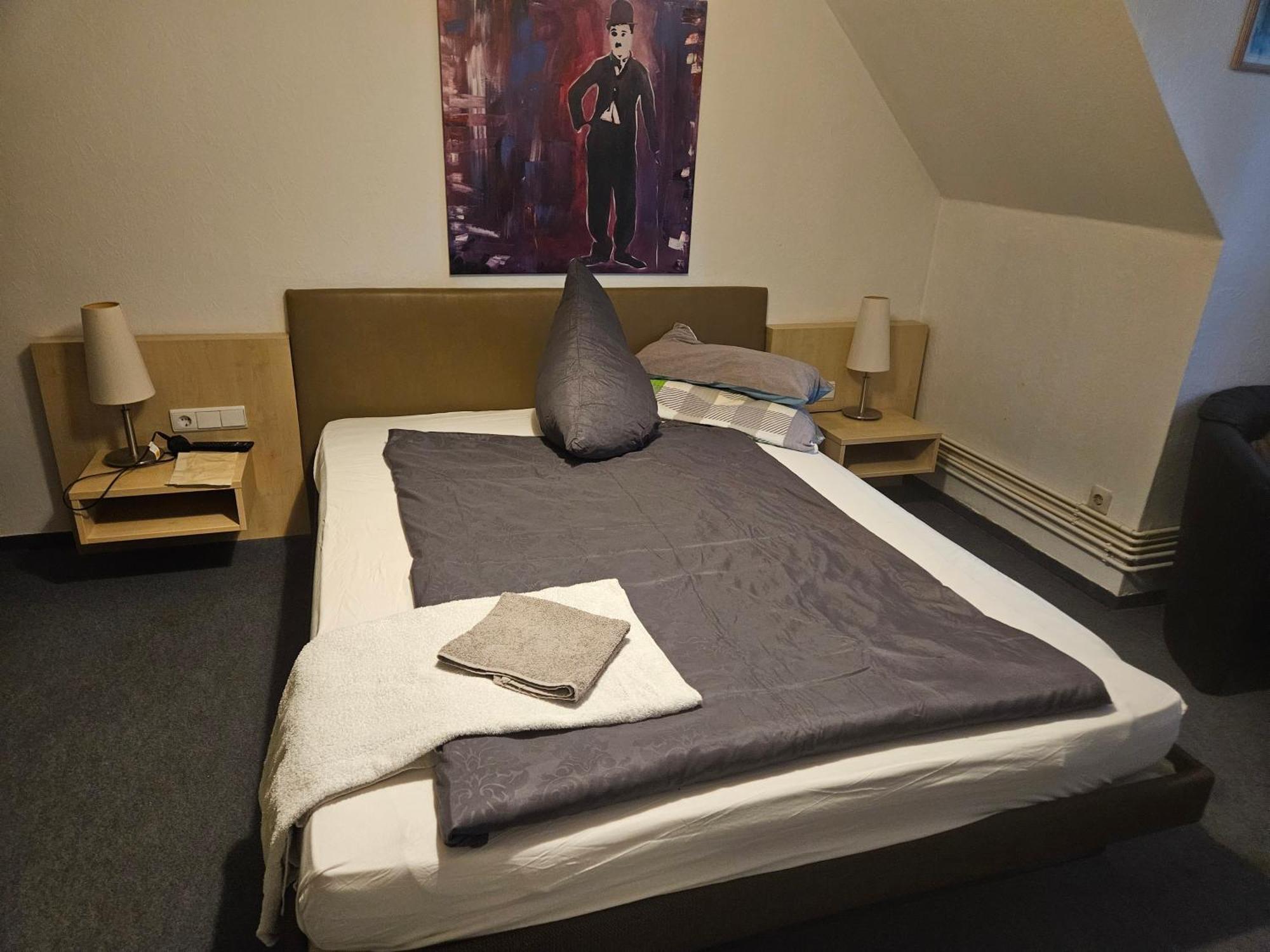 Hotel Zur Schmiede Heiningen ภายนอก รูปภาพ