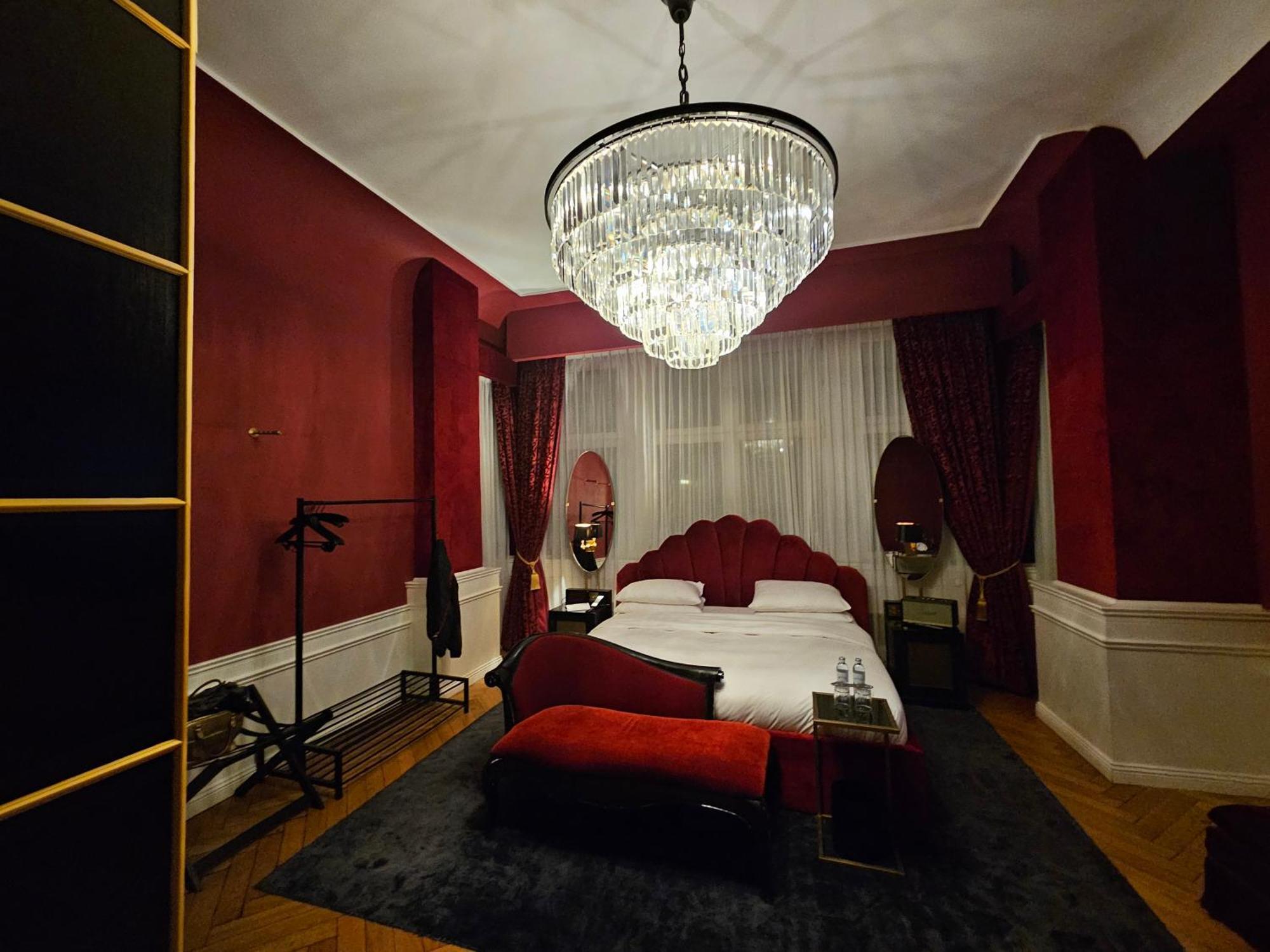 Hotel Zur Schmiede Heiningen ภายนอก รูปภาพ